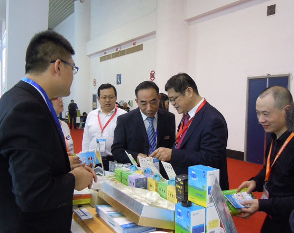 mg冰球突破以崭新姿态亮相第74届全国药品交易会