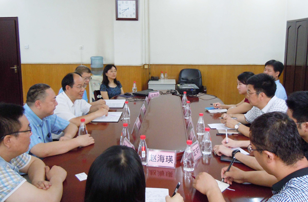 天津国际生物医药联合研究院考察团到mg冰球突破参观考察<br />