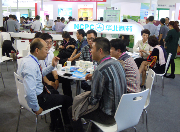 mg冰球突破盛装参展第72届全国药品交易会