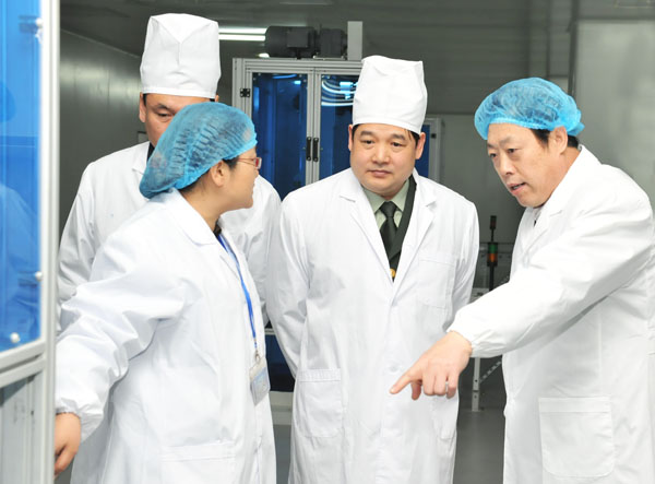 市公安消防支队一行到华民公司参观<br /><br />